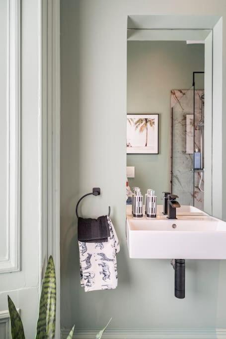 Boutique Home Stay - Bliss Studio Paisley Eksteriør billede